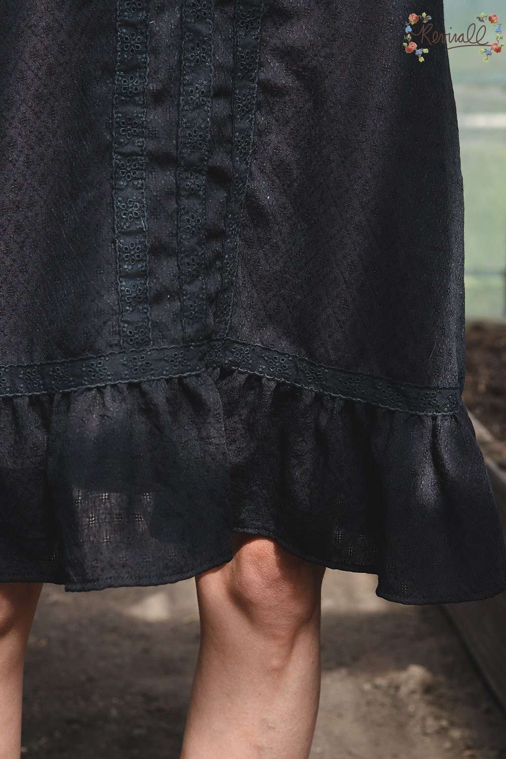 Cotton Lake Dress in Noir - Image 5