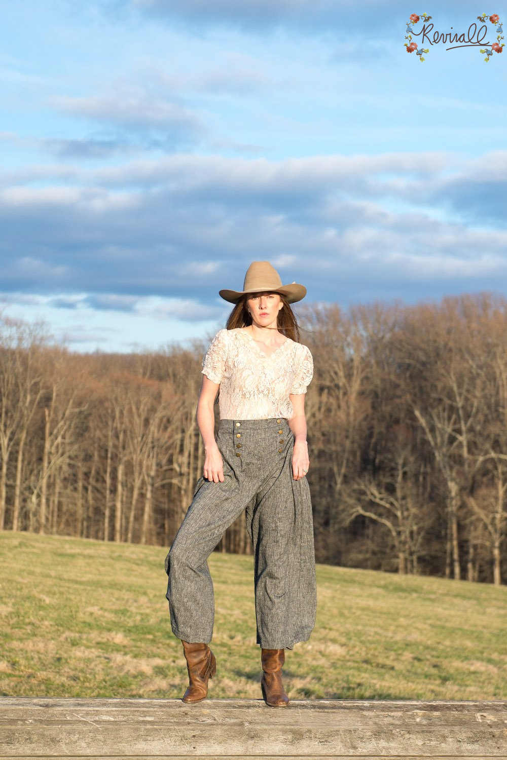 Linen Riding Skirt in Pepper - Small - Image 4