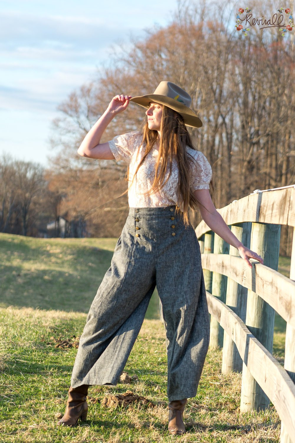 Linen Riding Skirt in Pepper - Small - Image 3