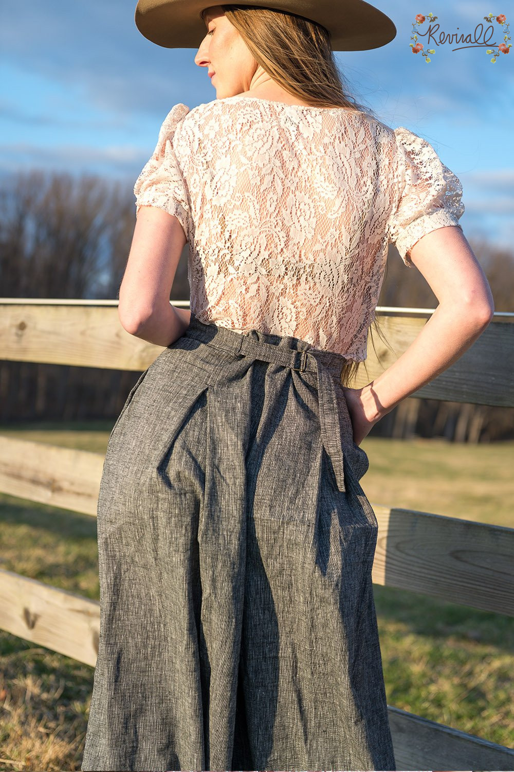 Linen Riding Skirt in Pepper - Small - Image 5